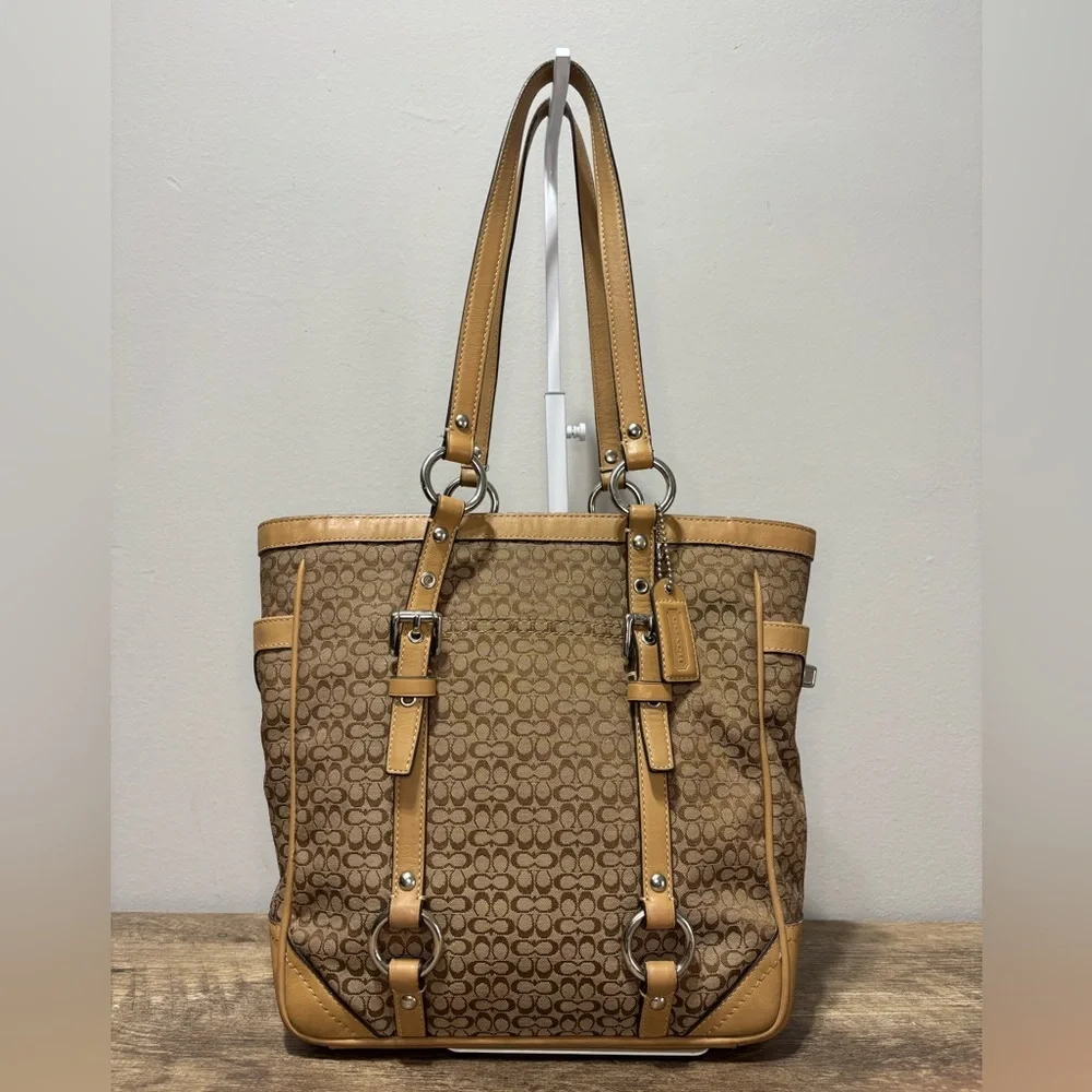 Coach Signature Gallery Tote F11526 - Picture 2 of 13